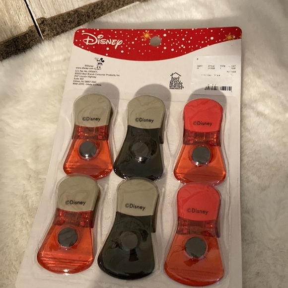 Disney Christmas Mickey and Minnie Mouse Magnetic Bag Clips - Picture 4 of 5